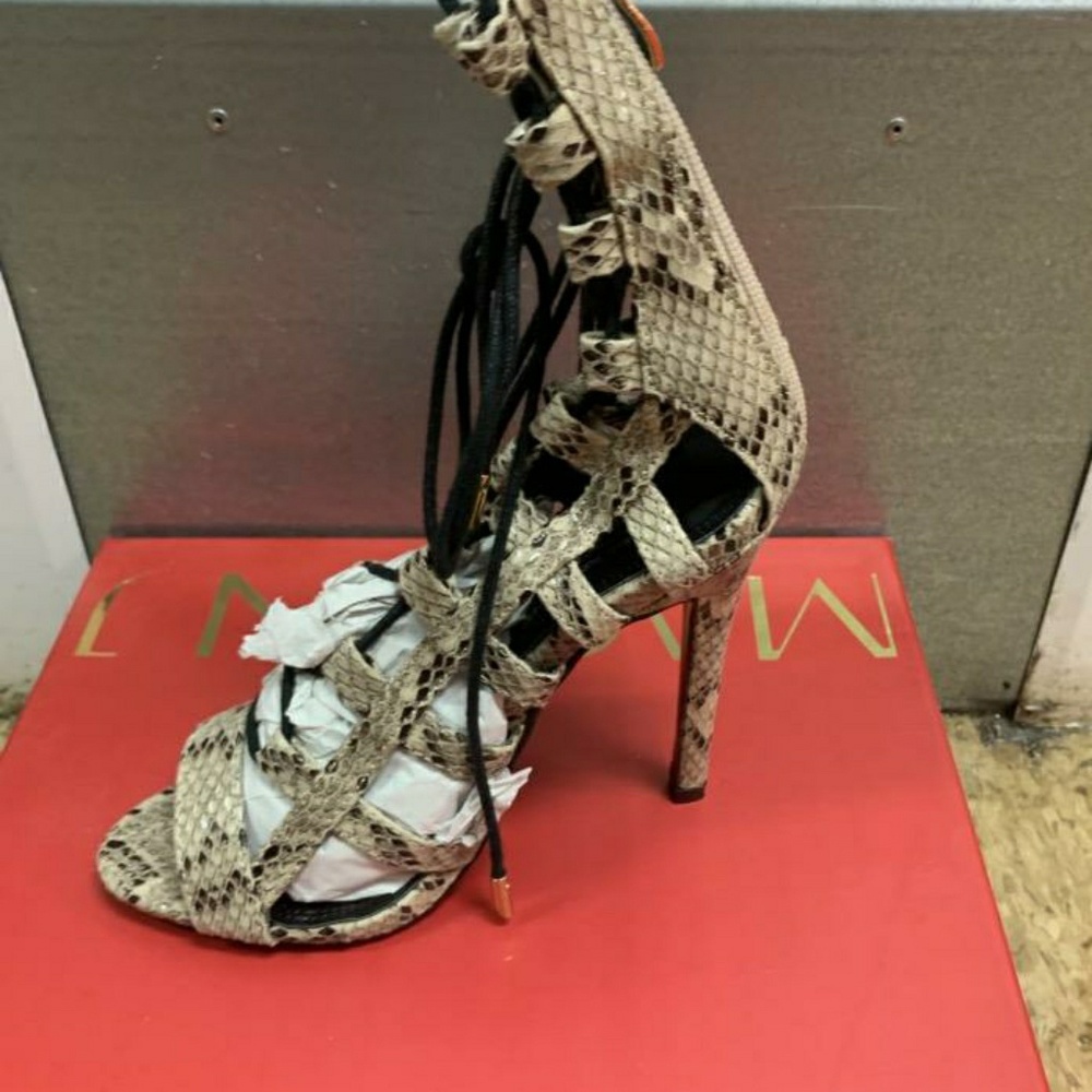 Shoes💜 - Picture 4 of 4